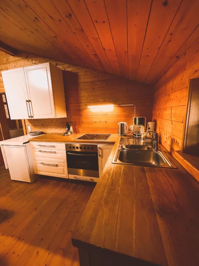 Naturnahes Familienchalet Mit Garten - Wifi - Netflix - Nur 15 Minuten Vom Chiemsee Und 35 Minuten Von Muenchen Entfernt Vogtareuth Exteriör bild