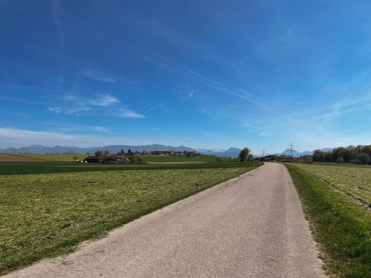 Naturnahes Familienchalet Mit Garten - Wifi - Netflix - Nur 15 Minuten Vom Chiemsee Und 35 Minuten Von Muenchen Entfernt Vogtareuth Exteriör bild